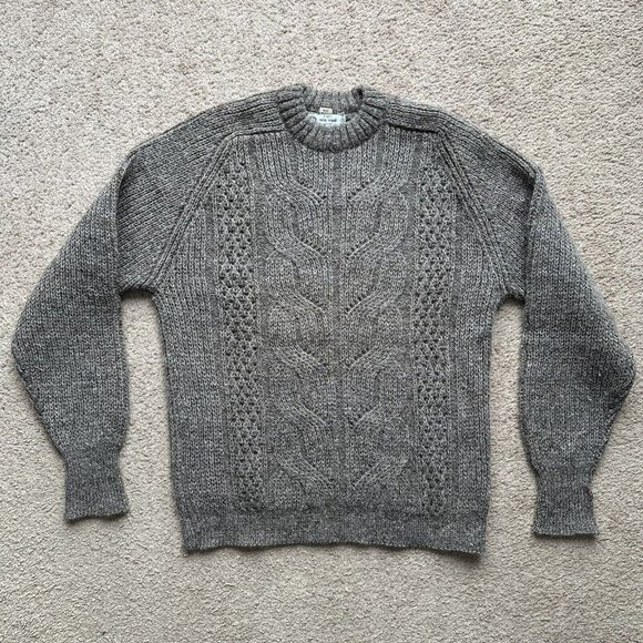 Pure New Wool Sweater Mens 40 Crewneck Long Sleeve Grey Fuzzy Cable Knit Vtg - Picture 1 of 10